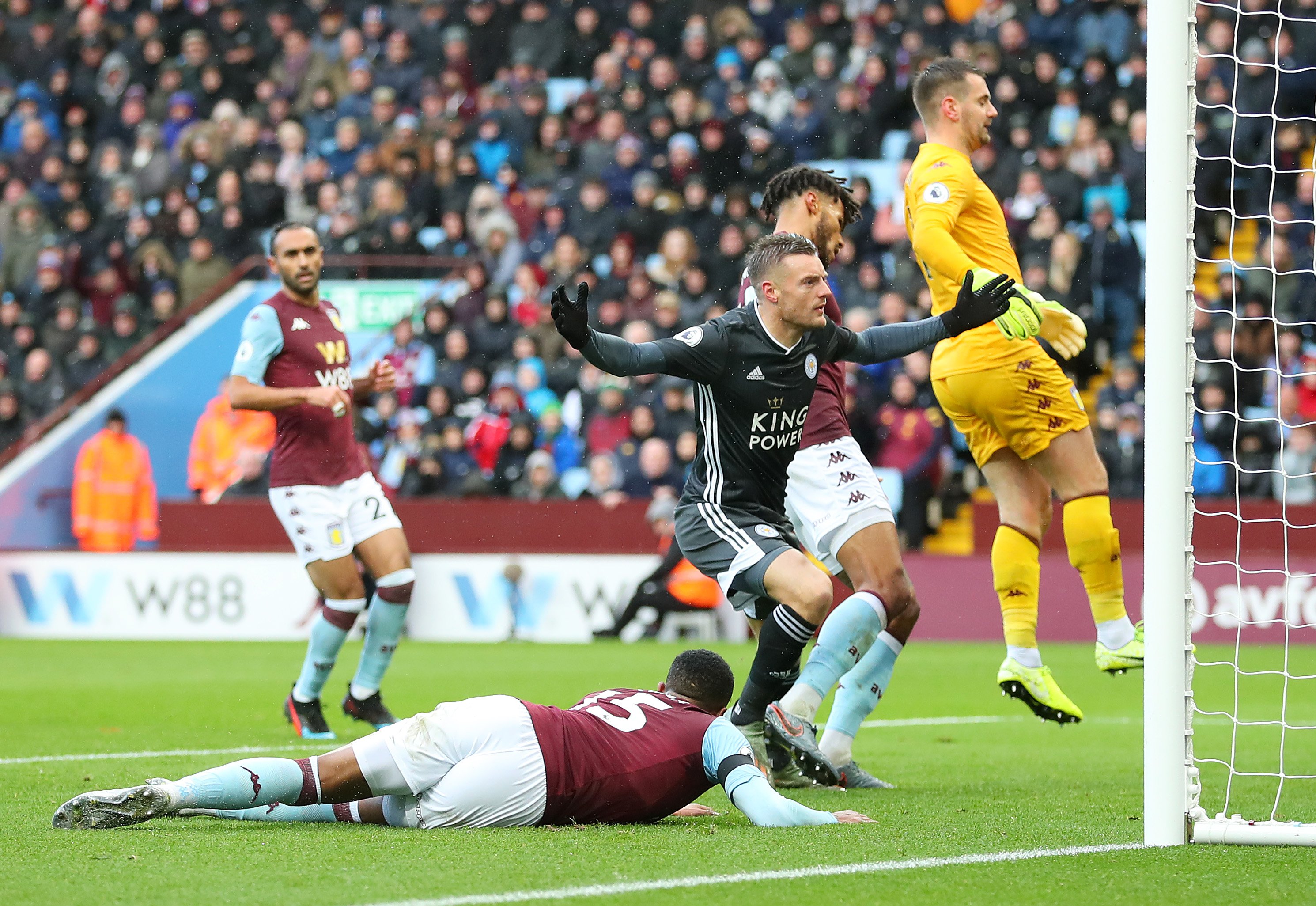 应的球员往 应的球员往