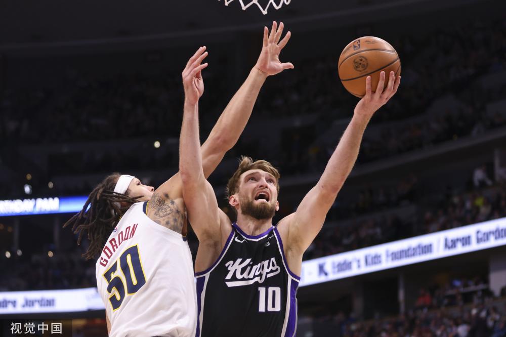 赛场上保持 赛场上保持