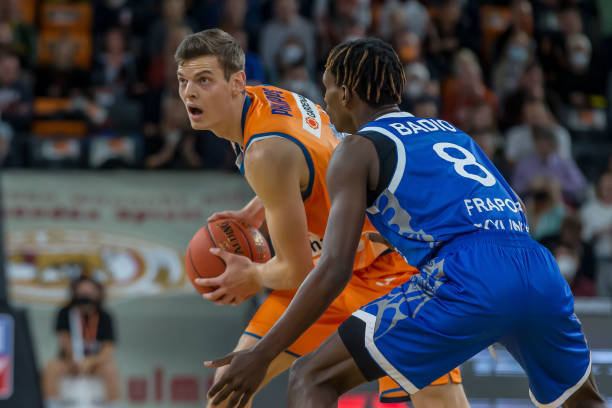 热刺的防守 热刺的防守