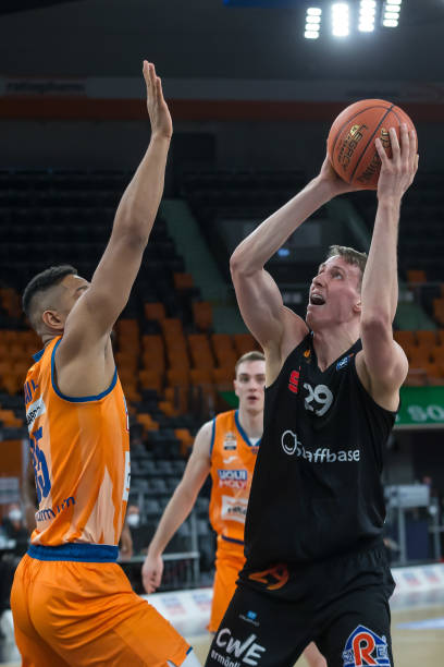 显著抬高 显著抬高